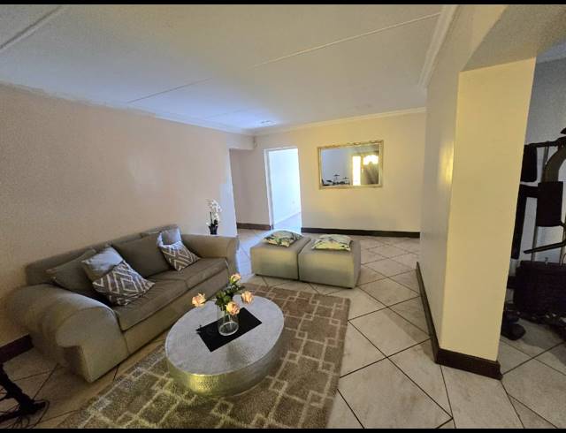 4 BEDROOM HOUSE FOR SALE IN KOOKRUS
